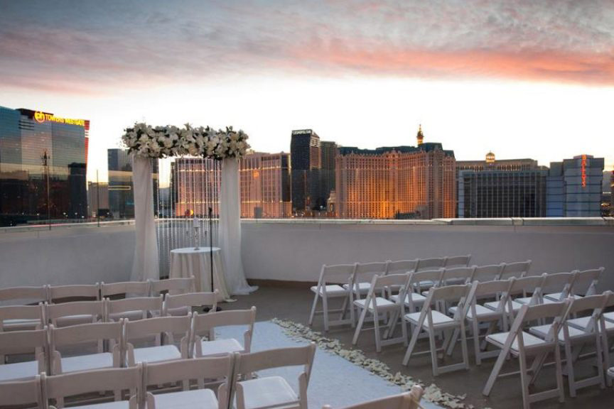 las-vegas-rooftop-proposal-idea-4-864x576